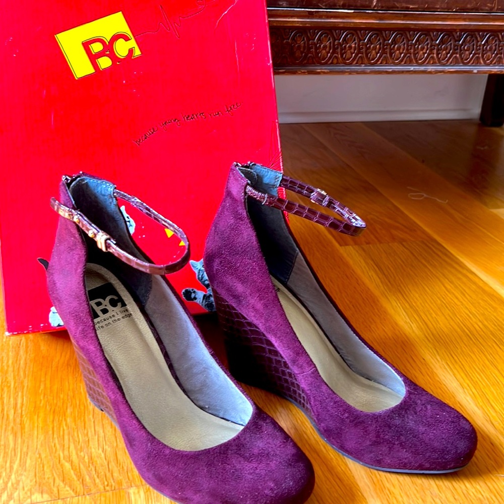 BC shoes, wedge heel with ankle detailing.